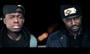 Avec quel groupe chante-t-il  a marche  ?