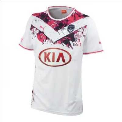  quel club appartient ce maillot ?