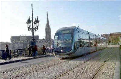 Le tramway de Bordeaux a ft ses 10 ans en fin d'anne. Mais un premier tramway avait dj circul dans la ville ds :