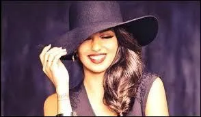 Son nom signifie  rose du soir .