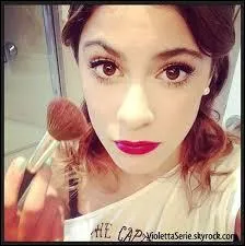 Martina a-t-elle un tatouage ? Si oui, qu'y a-t-il crit dessus ?