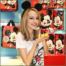 Dans quelle(s) srie(s) a-t-elle jou ?