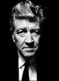 Touche  tout, bizarre pour certains, mais pas pour moi. David Lynch filme l'inquitante tranget. Quel est son premier film ?