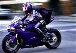 Pourquoi Hit Girl est-elle si presse ?