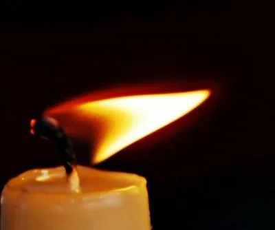 Comment s'appelle cette mouvante chanson d'Elton John qui nous fait de suite penser  une belle princesse disparue ?