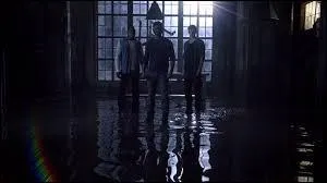 Qui meurt dans cette bataille qui a lieu dans l'pisode 7 ?