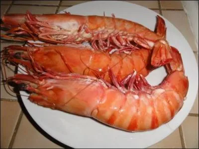 Ceux qui prfrent pourront dguster ces crevettes de 24 cm pches dans l'Ocan Indien, elles portent le nom d'un fruit, lequel ?