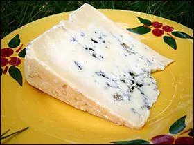 Voici la ronde des fromages avec un Bleu venant de l'Aveyron :