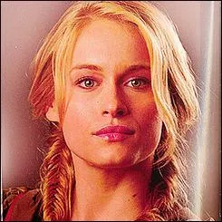 Comment meurt le personnage de Glimmer ?