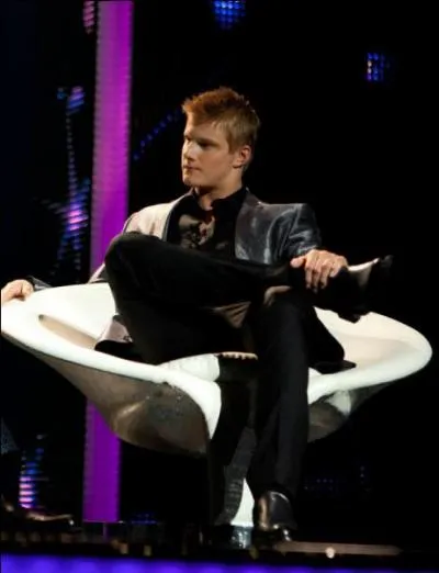 Comment meurt le personnage de Cato ?