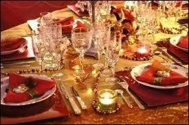  LE DESSERT !   Dans la majorit des pays francophones, on termine le repas de Nol avec ce dessert. Au dbut du XXe sicle, on l'appelait sous le nom de  coquille .