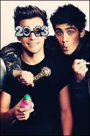 Quel club de Football rejoint-il pour lever des fonds pour une uvre de charit ?