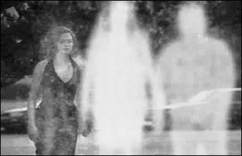 Quand un tre de lumire ou fondateur s'clipse, il se tlporte dans un tourbillon de lumire...