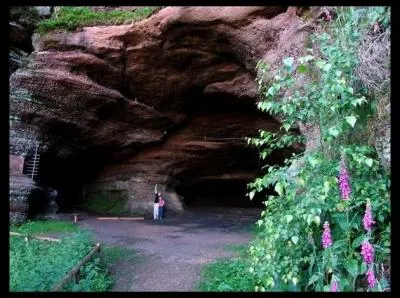La grotte Saint-Lon de Walscheid a une particularit, laquelle ?