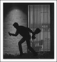 Dans le langage argotique des cambrioleurs c'est une pince qui permet de faire tourner une cl reste dans une serrure.