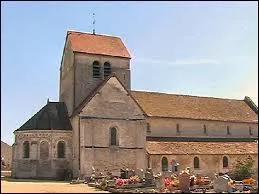Voici l'glise Saint-Denis de la commune Marnaise de Sommesous. Elle se situe en rgion ...