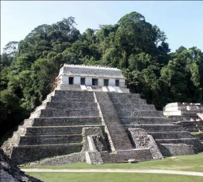 La pyramide des inscriptions situe au Mexique  Palenque, fait partie d'une cit rige entre 400 et 250 ans avant J. C par le peuple...
