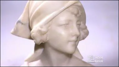 Comment s'appelle cette matire blanche dans laquelle on fabrique de beaux et coteux objets d'art ?