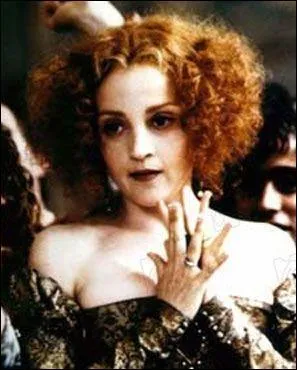 Plusieurs clbrits s'appellent  Blanc , nous l'avons dj dit deux fois. Comment se prnomme cette actrice, qui obtint pas moins de quatre csars, et joua, entre autres, dans  Milou en mai  ou  Indochine  ?