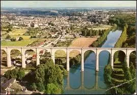 Comment s'appelle cette commune de l'Indre o naquit l'acteur Bernard Lecoq et o sjournrent le peintre Soutine et la cantatrice Mado Robin ?