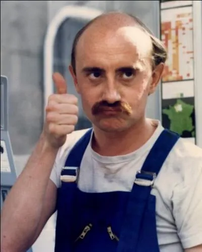 Plusieurs clbrits s'appellent  Blanc , nous l'avons dit. Comment se prnomme cet acteur, inoubliable  Jean-Claude Duss  dans  Les bronzs  ?