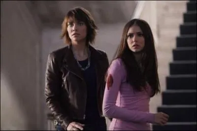 Pourquoi Rose enlve-t-elle Elena ?