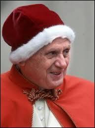 Février : Coup de tonnerre au Vatican : Benoît XVI renonce à son pontificat. Pour quelle raison officielle ?