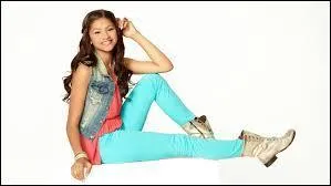 Dans quelle srie joue-t-elle ?