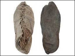 De quand date la  premire  chaussure ?