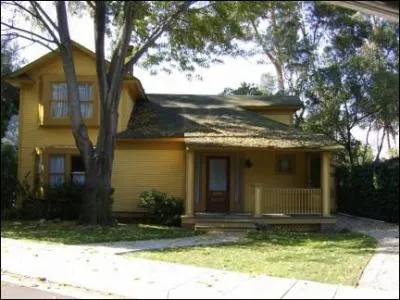 Que veut faire le propritaire de l'orphelinat ?