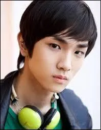 Avec qui Key a-t-il pass sa vie avant de faire partie des Shinee ?