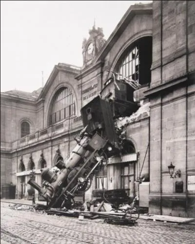 Tous, gamins, nous avons voulu tirer sur le signal d'alarme dans un train ! Bien sr nous n'avons pas os (Hum ! ). Mais savez-vous pourquoi le ministre Eugne Rouher imposa la prsence d'un signal d'alarme dans les trains ?