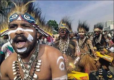 Dans quel pays parle-t-on la langue trs connue ( ! ) : l'Hiri motu ?