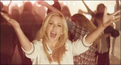 Savez-vous qui est cette chanteuse anglaise que l'on a pu entendre sur la chanson  I Need Your Love  du DJ Calvin Harris, et  Burn  ?