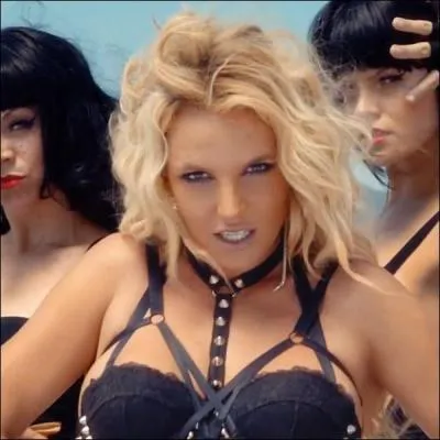 Pour finir, l'icne de la pop Britney Spears est de retour ! Quel est le premier extrait de son nouvel album ?