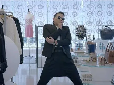 Aprs avoir explos les records de vues sur Youtube avec  Gangnam Style , PSY a sorti un nouveau titre qui dpassera sans doute 1 milliard de vues galement. Il s'agit de...