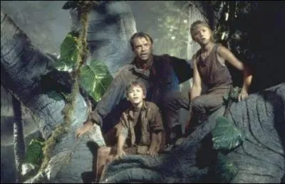 Le Professeur Alan Grant s'est sauv du carnage avec les petits-enfants du propritaire du parc. O dcident-ils de passer la nuit pour davantage de scurit ?