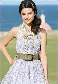 Comment s'appelle sa premire tourne ?