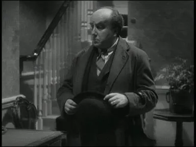 Quelle est la couverture du fabricant de bombes, dans le mme film ?