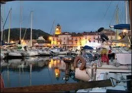 Je vous emmne  Port-Vendres. Cette ville languedocienne se situe dans le dpartement ...