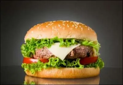Quel est le nom du fromage se trouvant souvent dans les hamburgers les plus classiques ?
