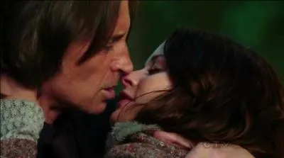 Quel est l'objet qui reprsente l'amour entre Rumplestiltskin et Belle ?