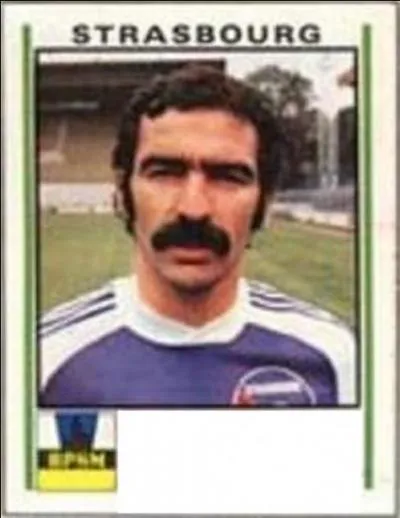 J'ai retrouv une vieille image Panini ! Comment s'appelle cet ancien moustachu ?