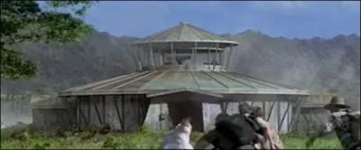 Dinosaure tenace, le spinosaure dtruit une partie de la clture lectrifie et pourchasse toute la bande. O va-t-elle encore bien pouvoir se rfugier ?