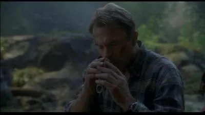 Quelle double dcision le Professeur Alan Grant prend-il pour loigner les raptors sans qu'ils ne leur fasse de mal ?