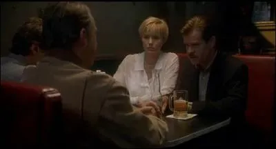 Peu aprs, le Professeur Alan Grant est approch par les ex-poux Kirby. Se montrant particulirement insistants, quel march concluent-ils avec Alan Grant et son assistant Billy Brennan ?