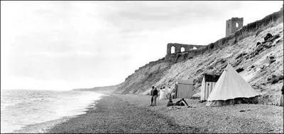 Alors qu'il s'agissait de l'un des plus importants ports de Grande-Bretagne, la ville médiévale de Dunwich a disparu au XIIIème siècle. Pourquoi ?