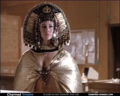 Que faire pour rester en vie quand la gardienne de l'urne est en face de vous ?