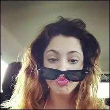 Quel est son petit surnom et quel nom a-t-elle donn  ses fans ?