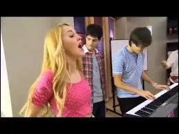 Comment s'intitule la fameuse chanson que chante Ludmila ?